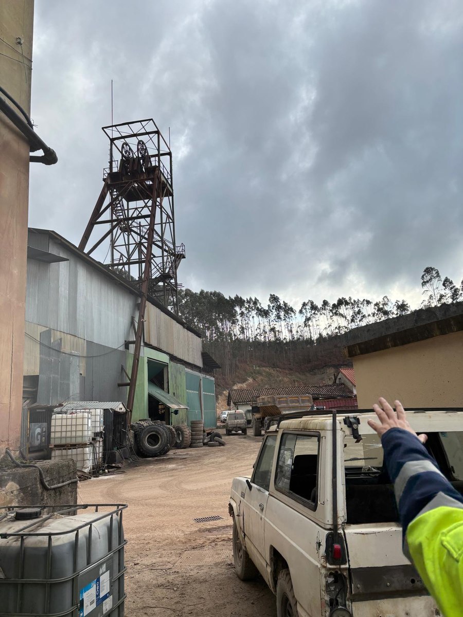 Técnico de TAEX en visita a instalación minera